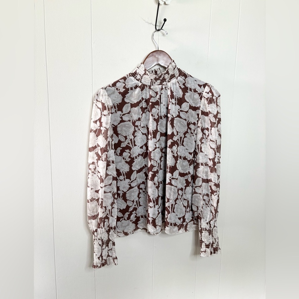 Wilfred aritzia brown tan long sleeve smocked floral top size SM